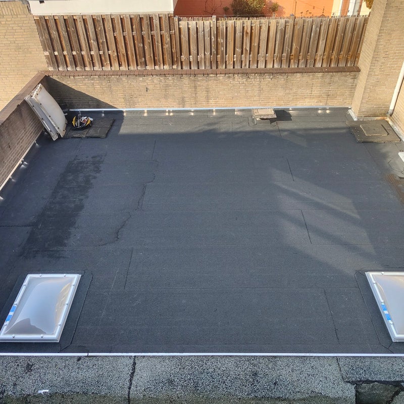 Bitumen dakrenovatie in Uden, foto 1 van 3